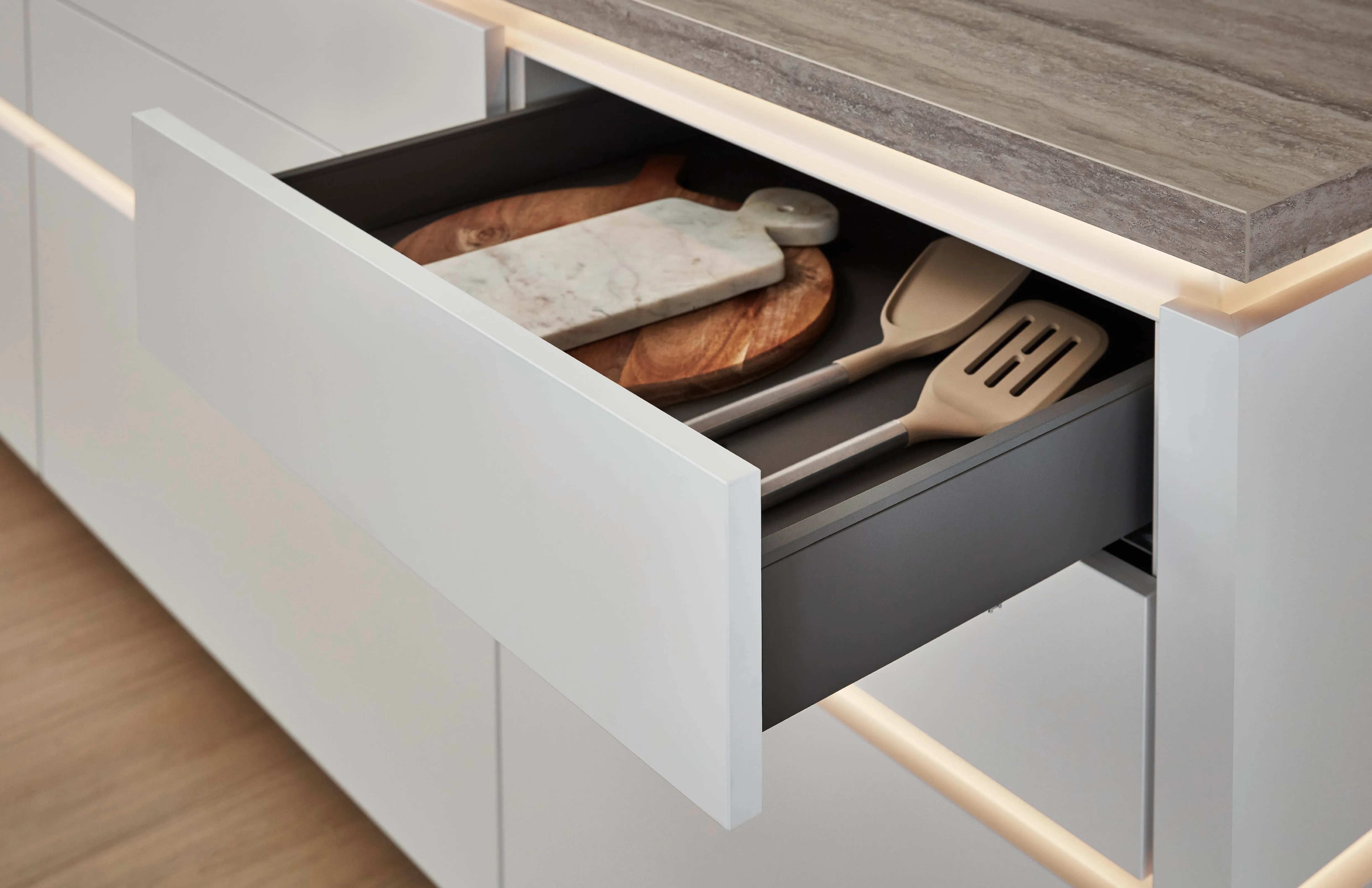 Senso 490 Lacquer, premium honed alpine white — detajl 2