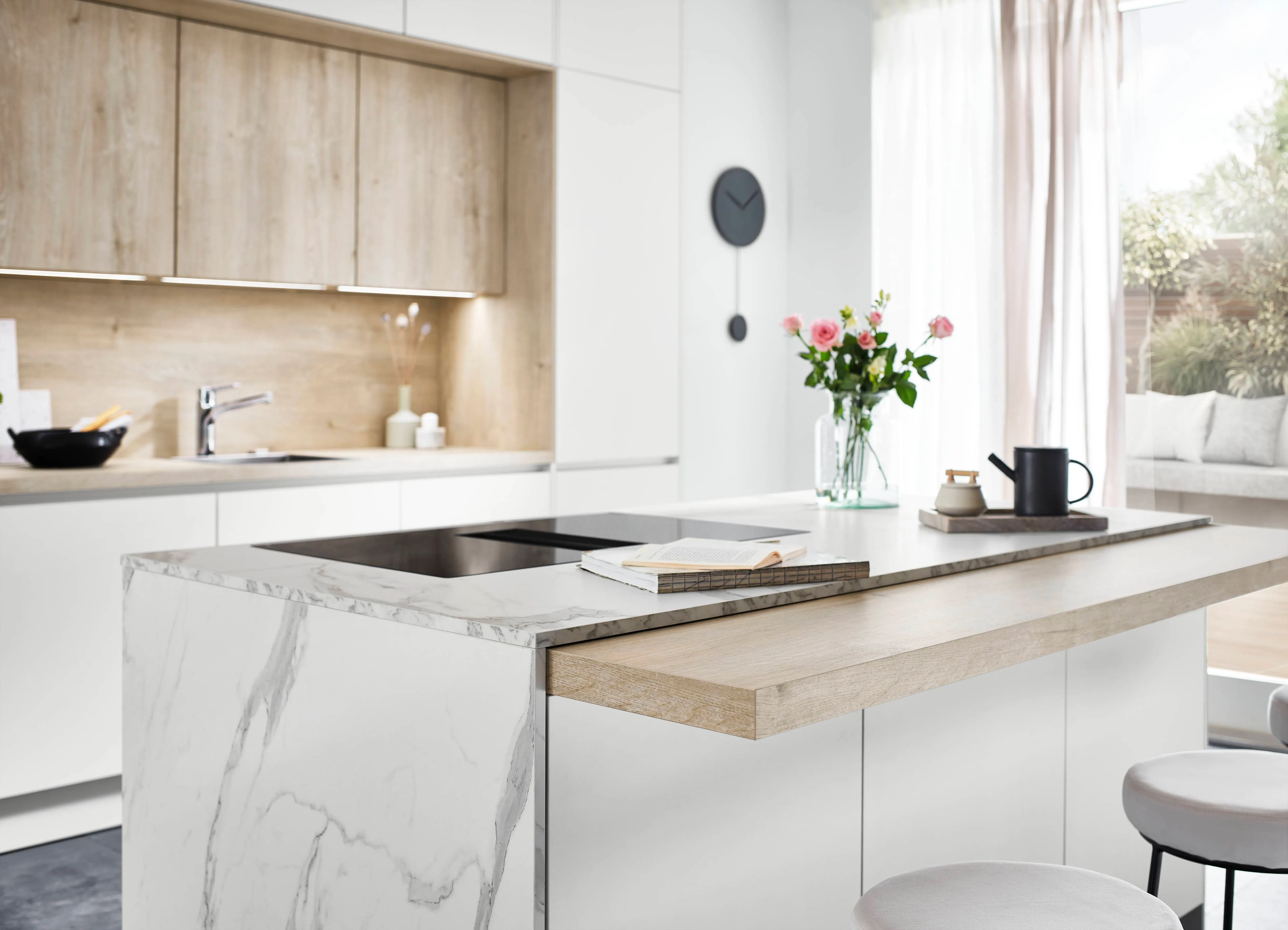 Senso 488 Lacquered, premium honed white — ambient 4