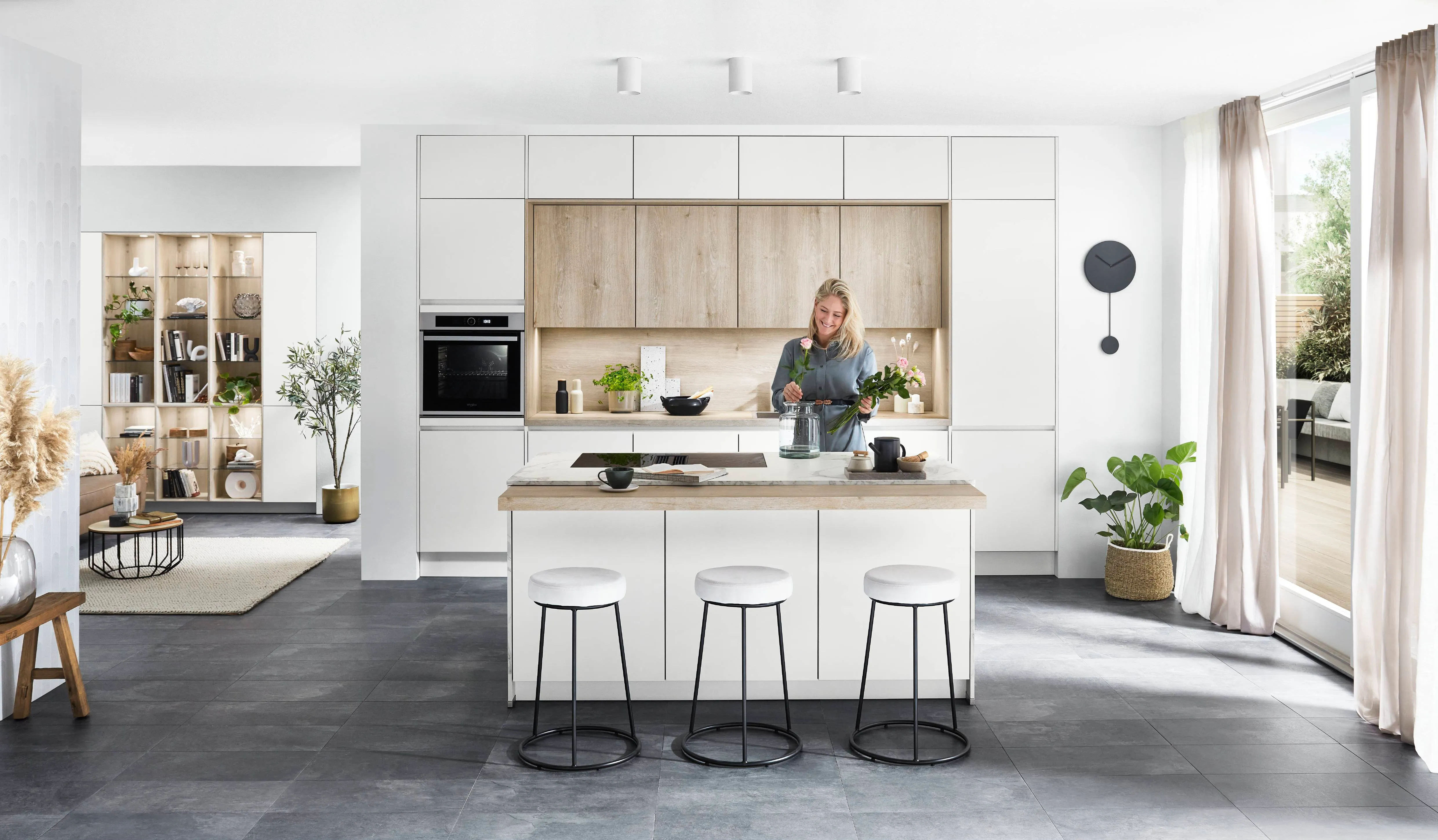 Senso 488 Lacquered, premium honed white — ambient 9