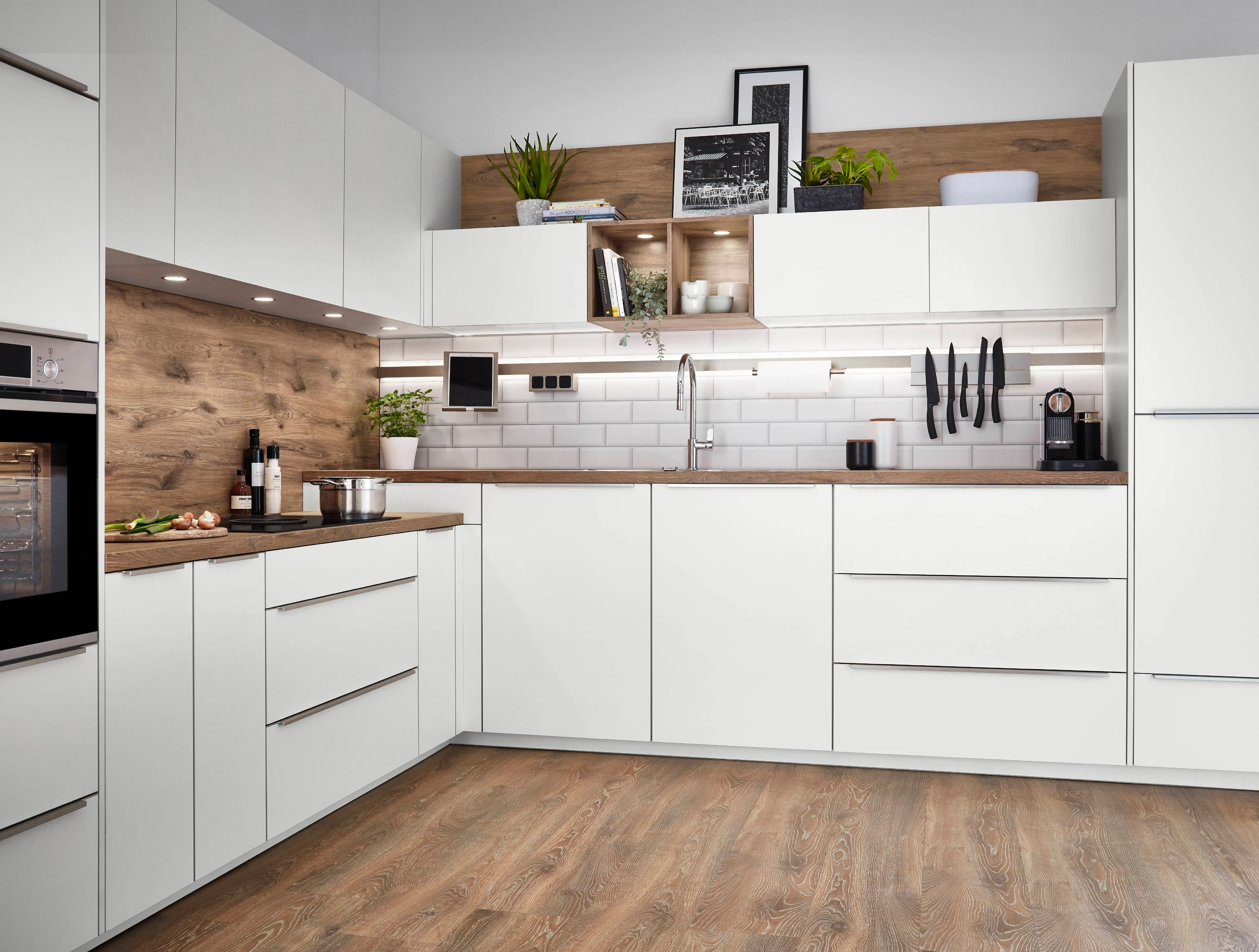 Senso 488 Lacquered, premium honed white — ambient 11