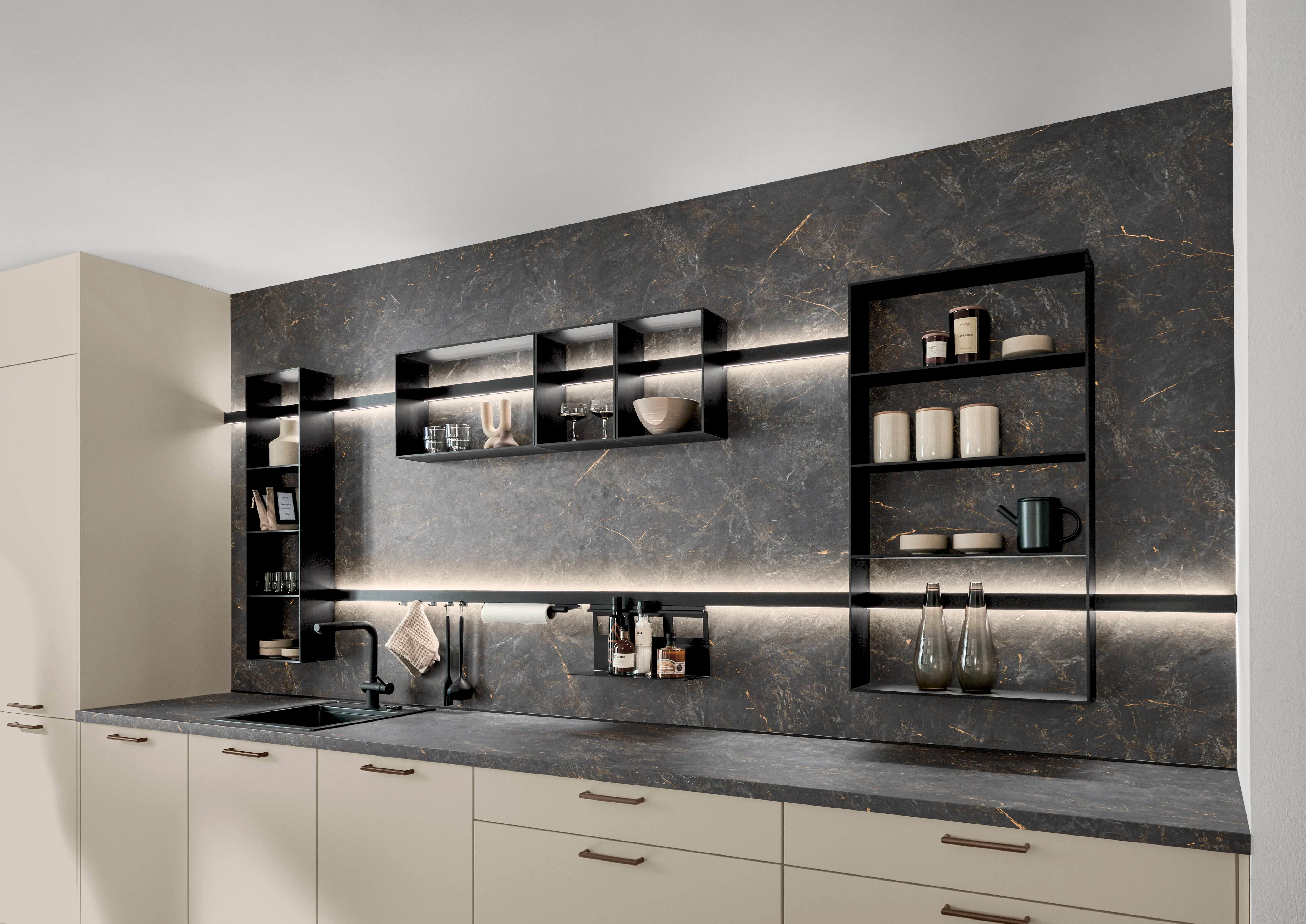 Softline 510 Lacquer, perfect honed ivory — detajl 1