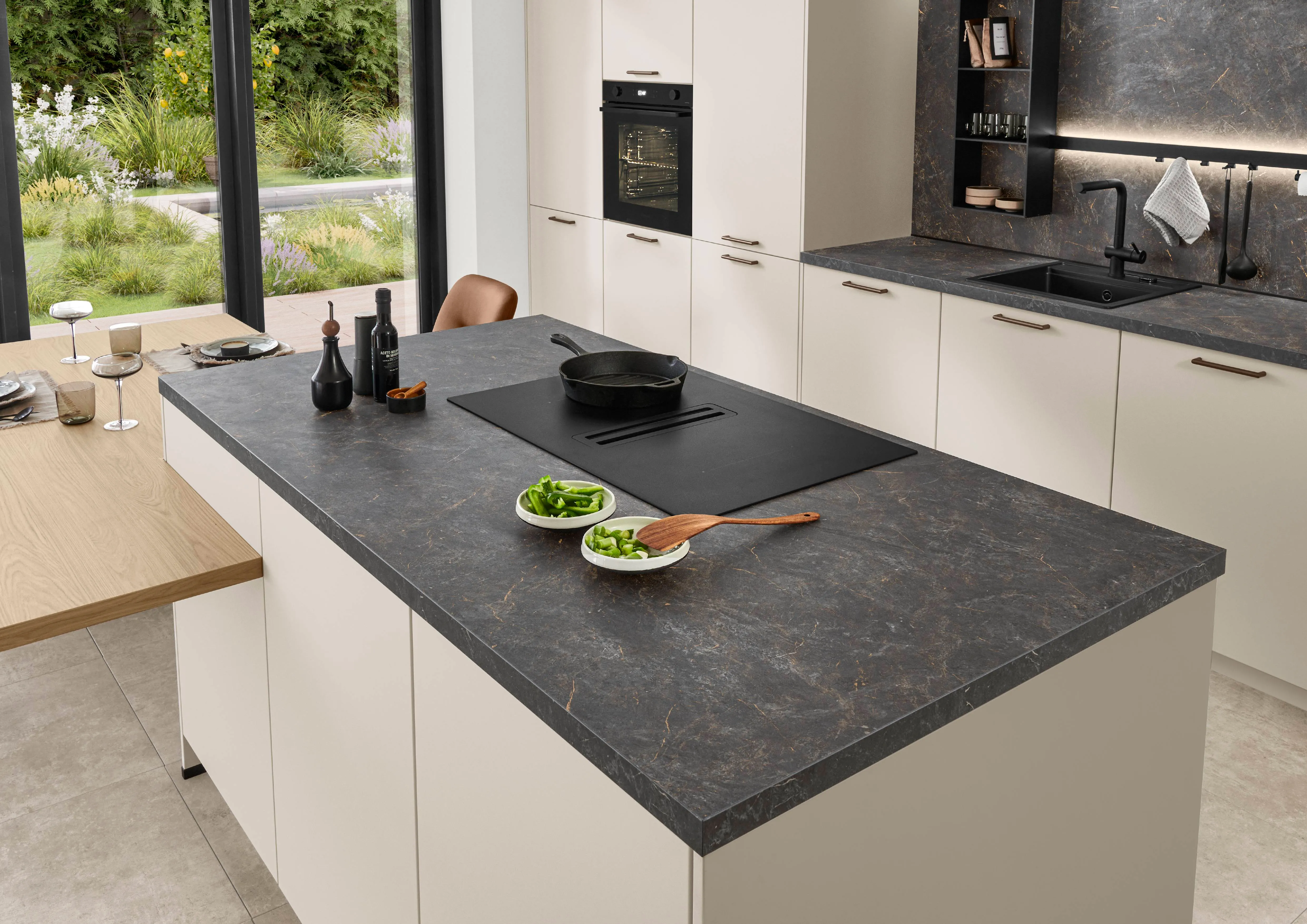 Softline 510 Lacquer, perfect honed ivory — detajl 3