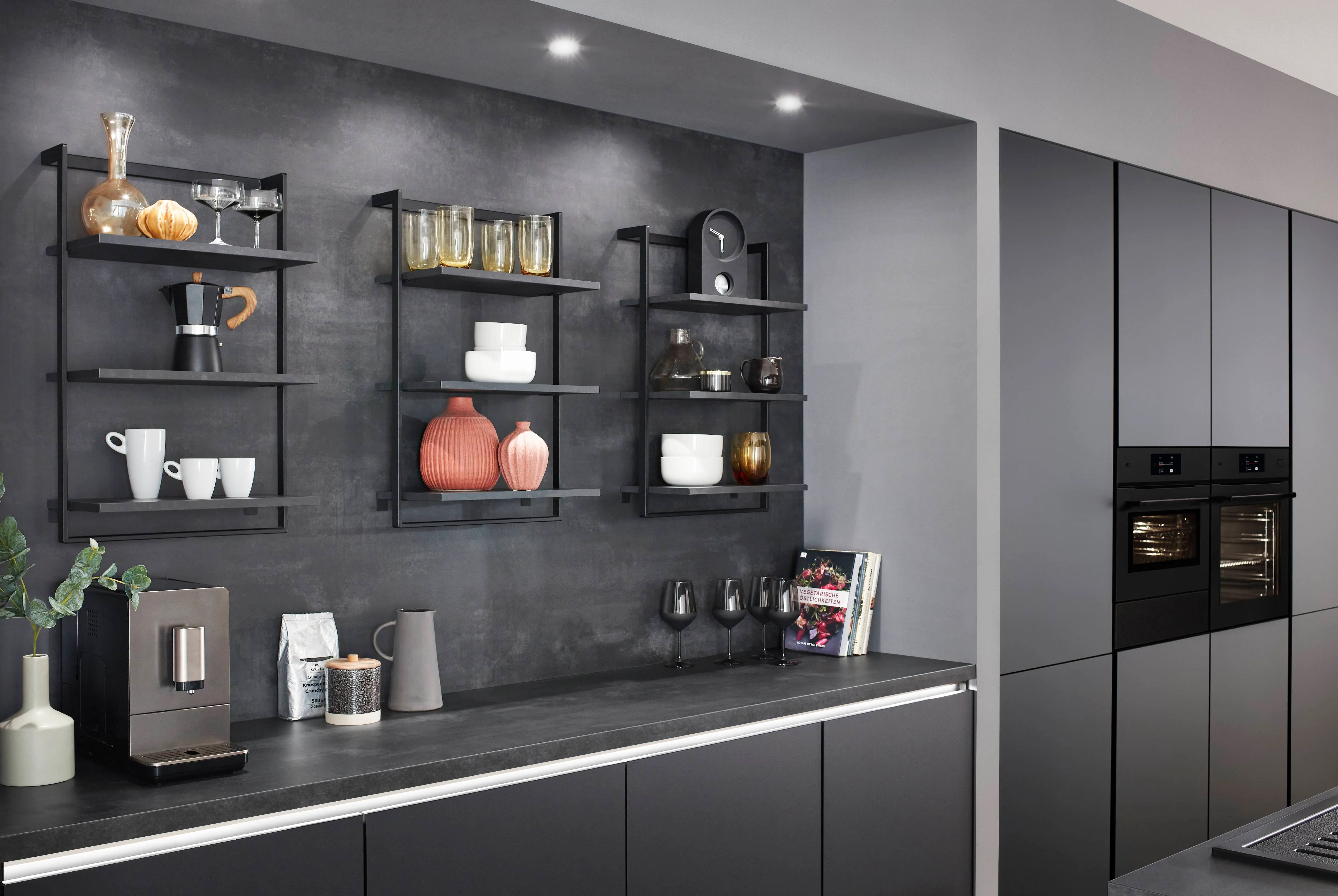 Laser 463 Black Concrete reproduction — ambient 3