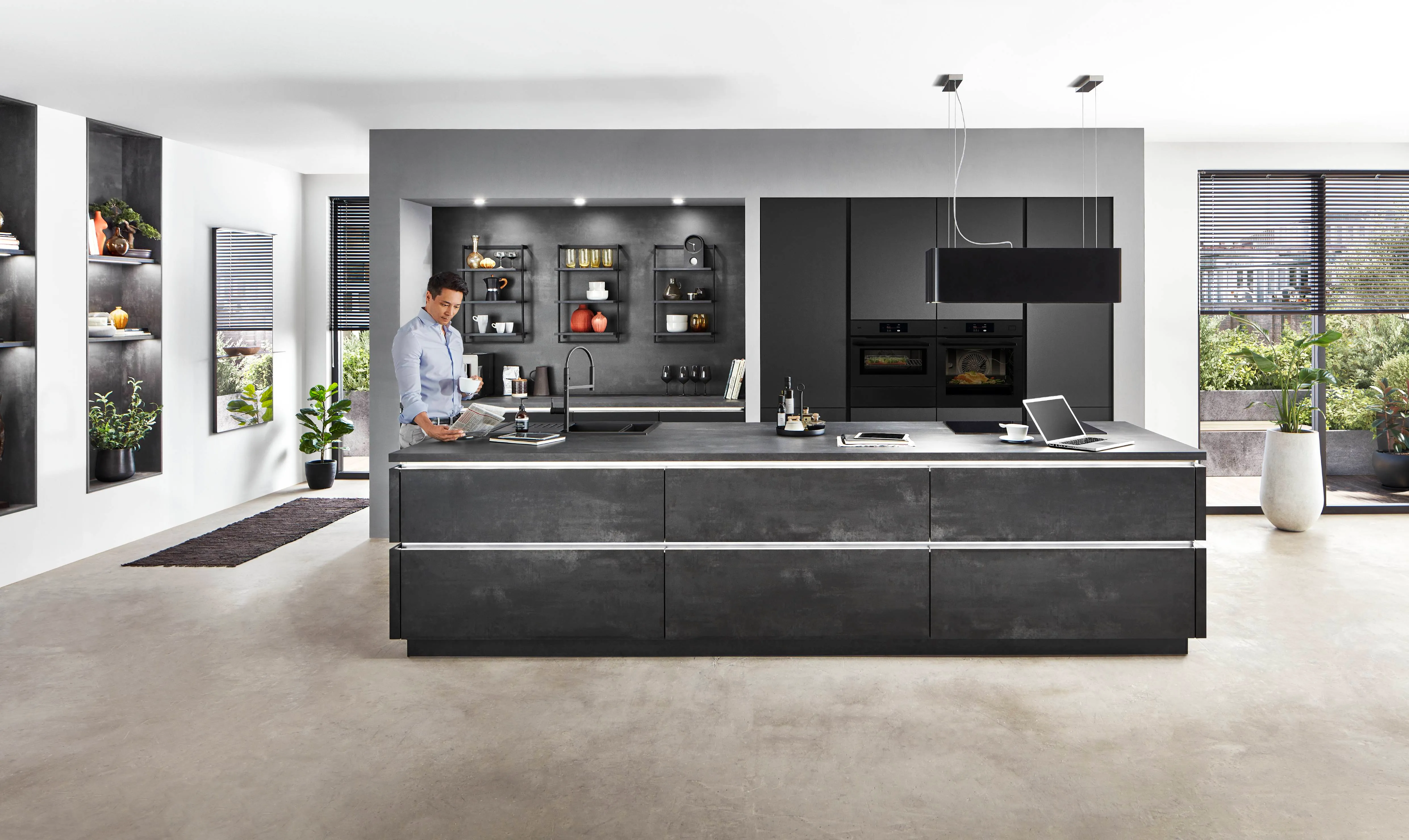 Laser 463 Black Concrete reproduction — ambient 4
