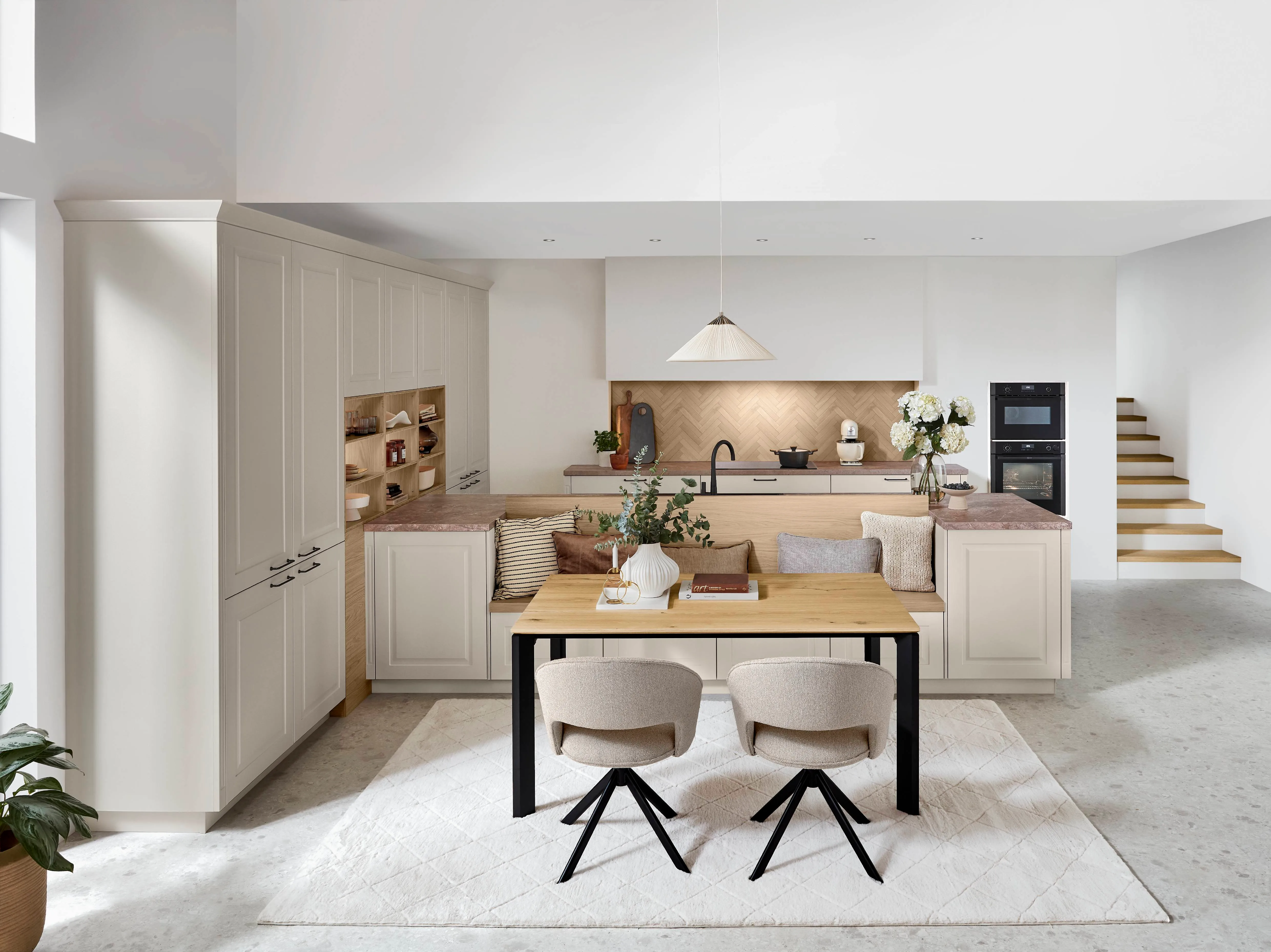 Sylt 848 Lacquer, perfect honed sand — ambient 2