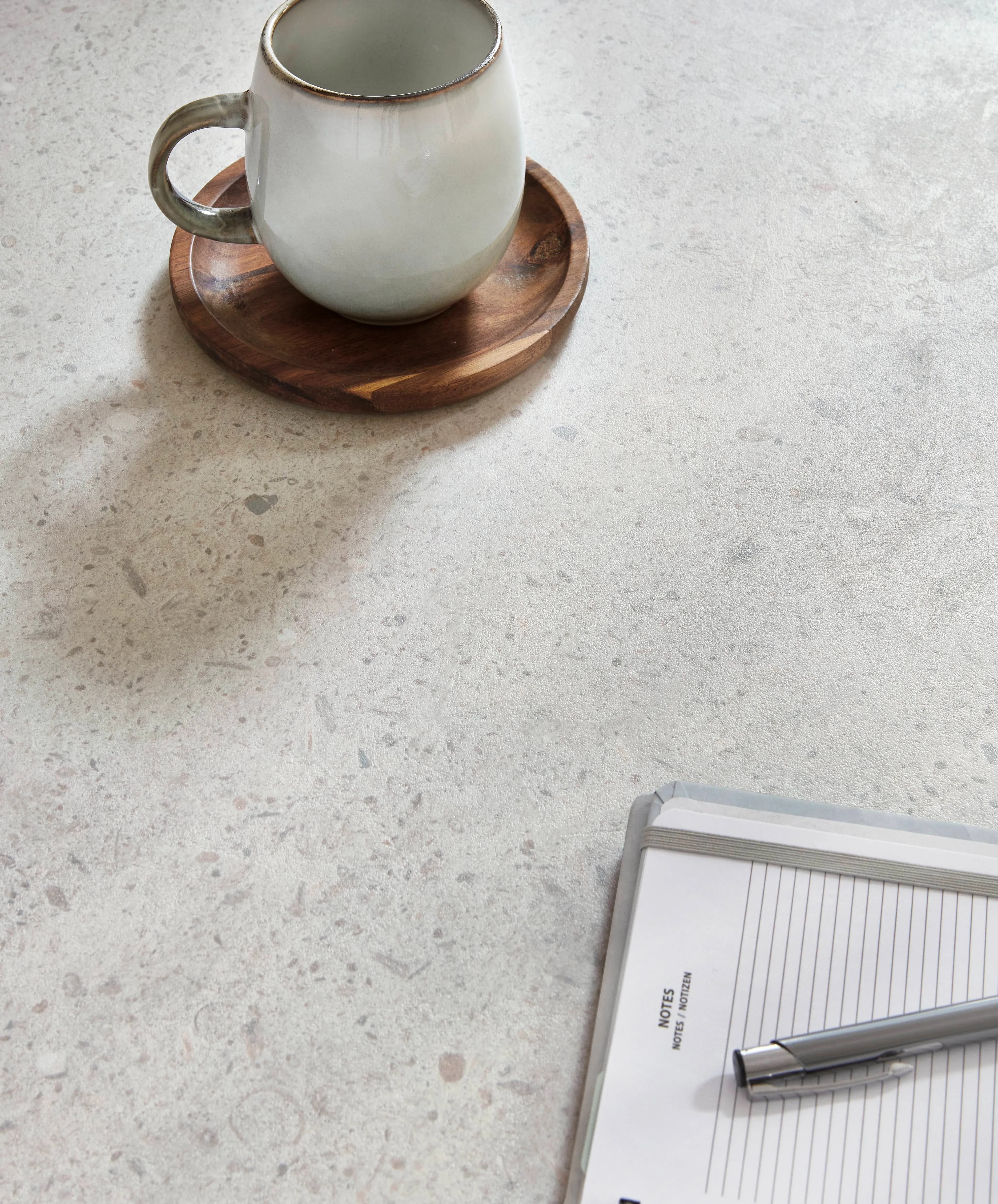 Senso 492 Lacquer, premium honed coral — ambient 2