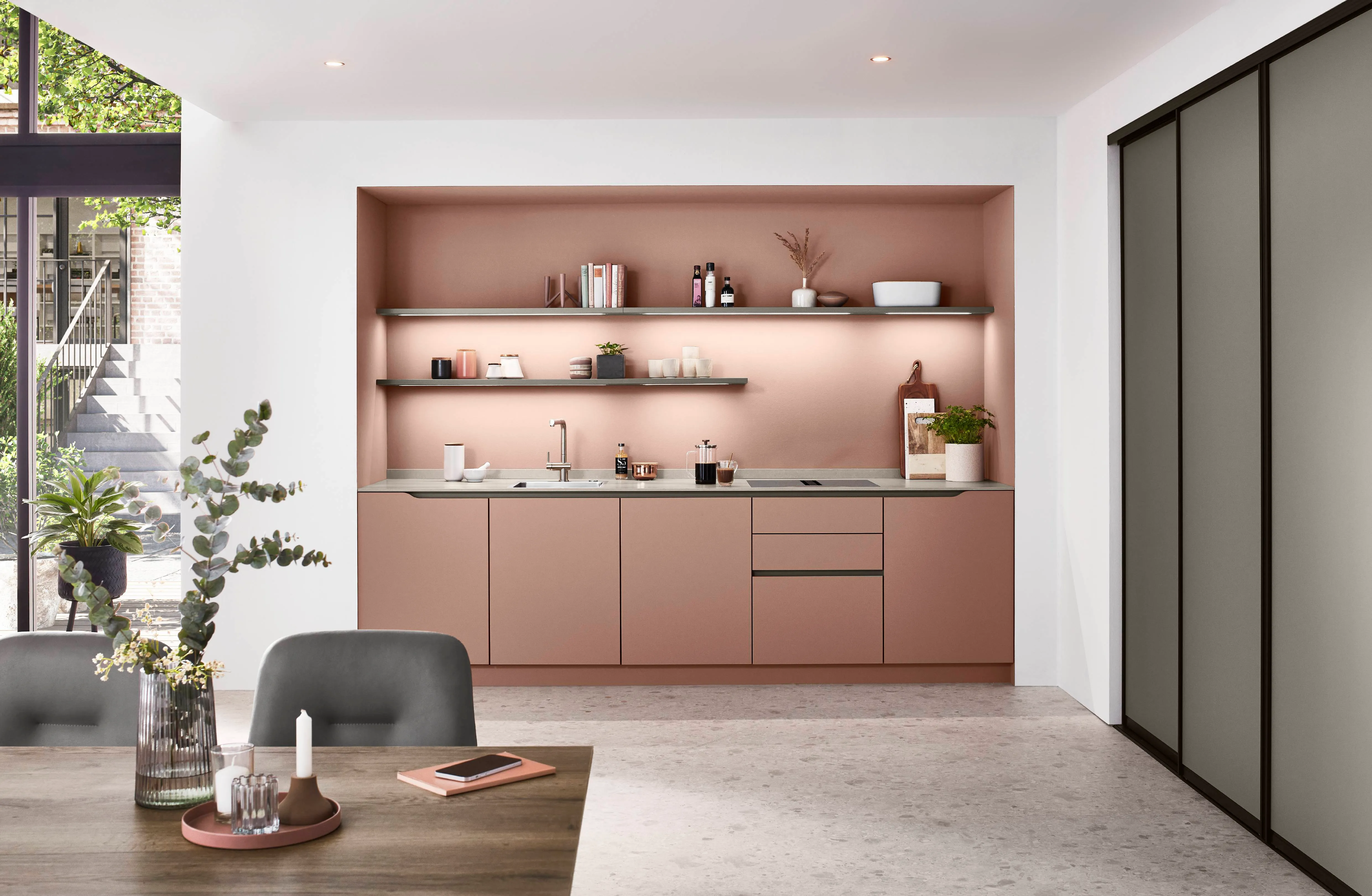 Senso 492 Lacquer, premium honed coral — ambient 5
