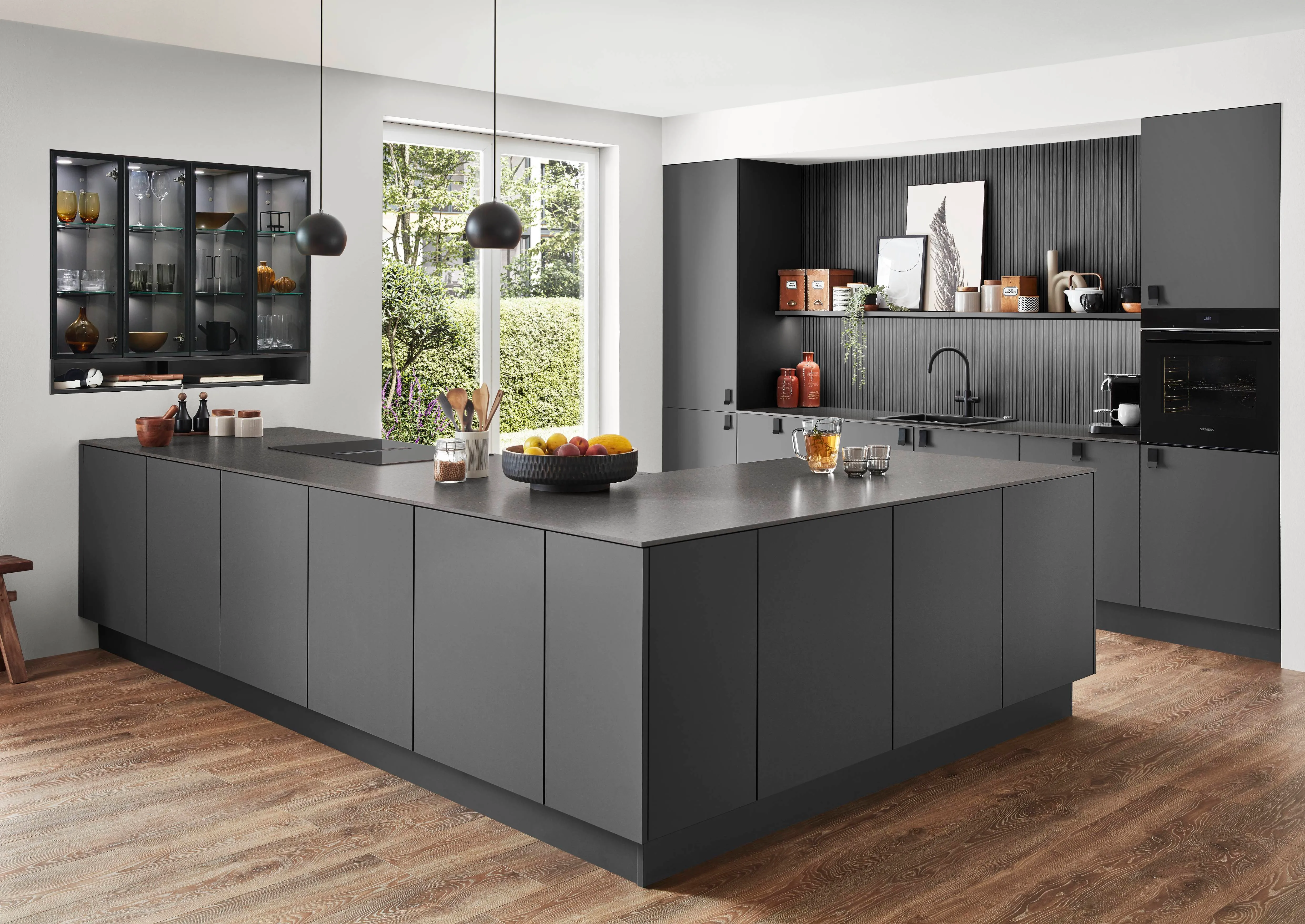 Senso 491 Lacquer, premium honed slate grey — ambient 13